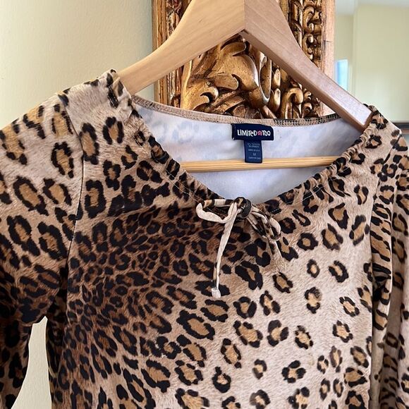 Limited too long sleeve cheetah print top size medium - Picture 3 of 4